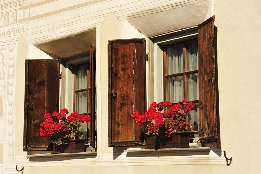 Hotel Chesa Staila La Punt-Chamues-ch Exterior foto